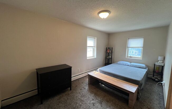 2 beds, 1 bath, $895