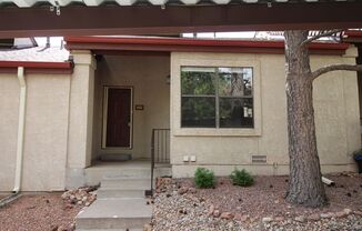 Adorable 2bdrm 1 bath townhome in Desirable PineCliff