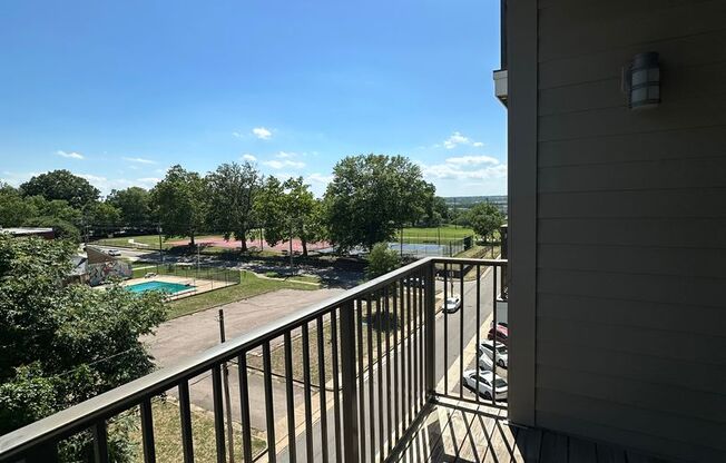 2 beds, 2 baths, 1,038 sqft, $2,059