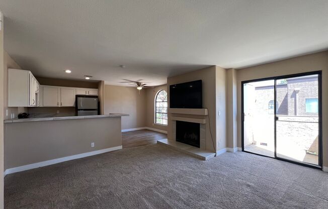 UPGRADED SECOND FLOOR 3BD/2BA CONDO NEAR S NELLIS & E VEGAS VALLEY