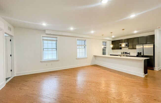 212 W 9th 8049 Master Tenant