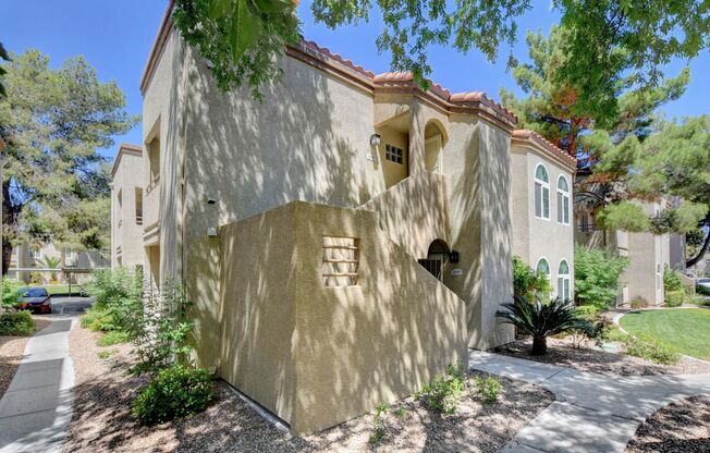 3 beds, 2 baths, $1,520, Unit # 1039