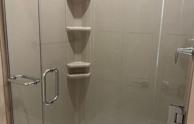 Studio, 1 bath, 565 sqft, $1,325, Unit 106