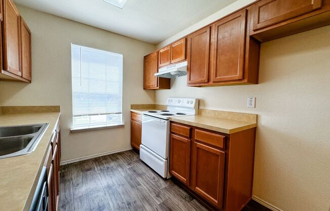 2 beds, 2 baths, $1,595