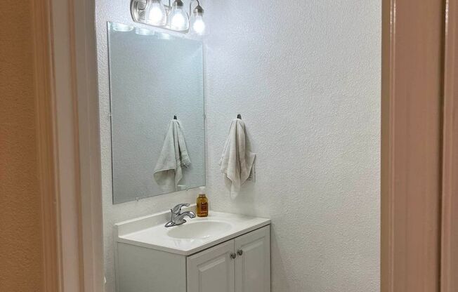 2 beds, 2 baths, $1,725, Unit UNIT 4702