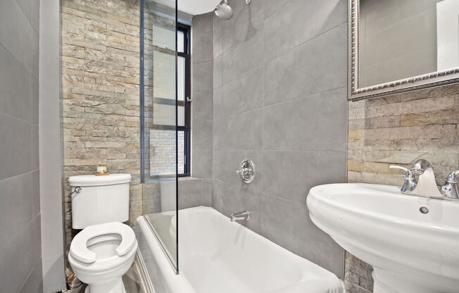 305 W 72 ST