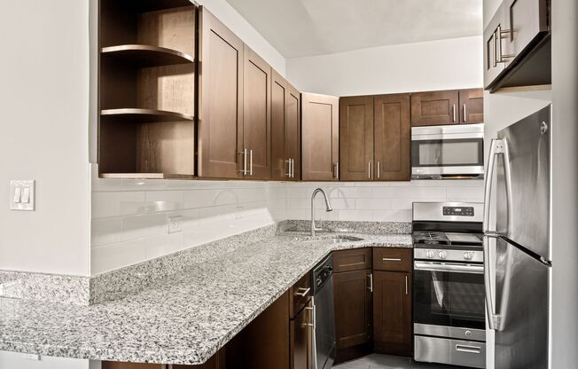 2 beds, 1 bath, 569 sqft, $2,250, Unit 6112-2E