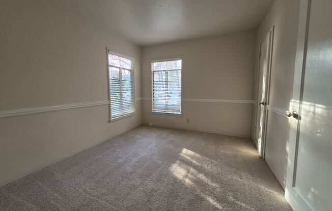 2 beds, 1 bath, $1,695, Unit 01A