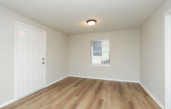 Spacious 1 Bedroom / 1 Bath Apt! Move in Ready Upon Approval.