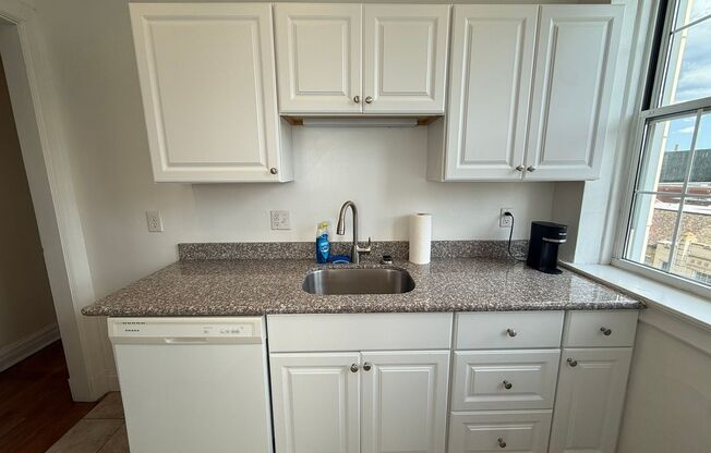 2 beds, 2 baths, 1,303 sqft, $3,000, Unit 601