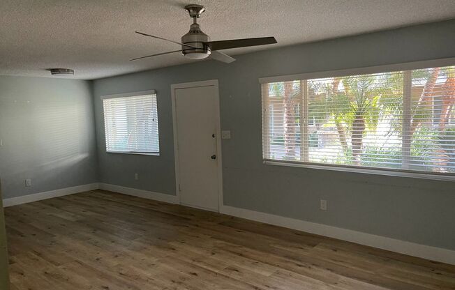 2 beds, 1 bath, 940 sqft, $2,495, Unit 04