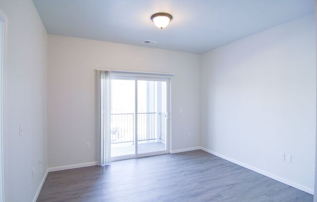1 bed, 1 bath, 670 sqft, $917, Unit 1100-307