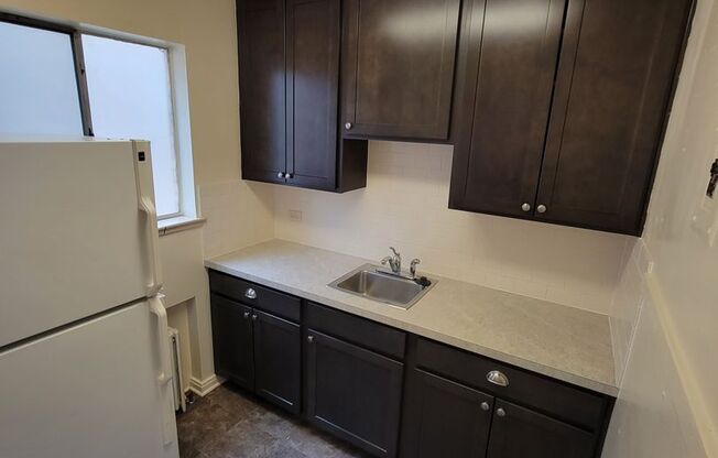 1 bed, 1 bath, 557 sqft, $1,150, Unit 301