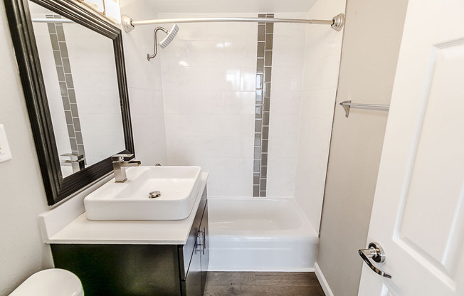 2 beds, 1 bath, 926 sqft, $2,741, Unit 1404