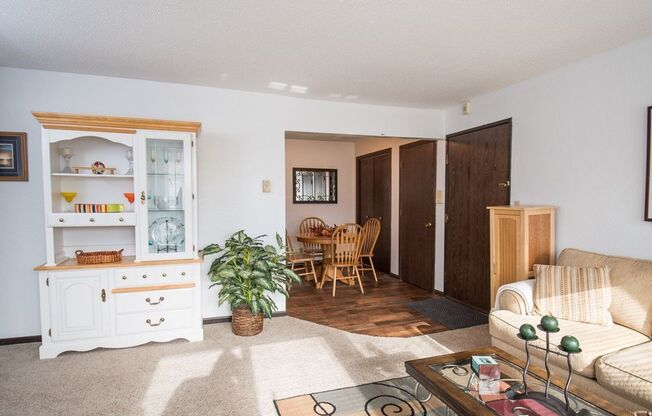 1 bed, 1 bath, 660 sqft, $850, Unit 8-204