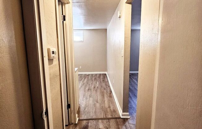 1 bed, 1 bath, 650 sqft, $825, Unit 3411BA-3415