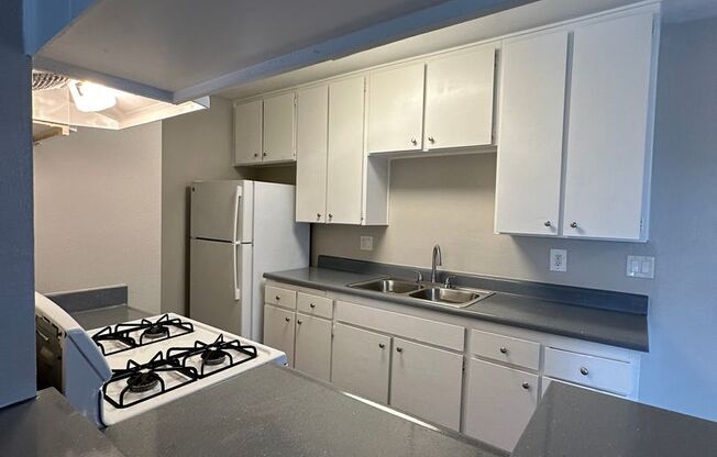 2 beds, 1 bath, 772 sqft, $2,395, Unit 47