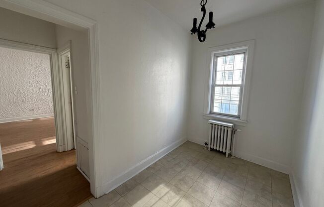 Studio, 1 bath, 308 sqft, $1,175, Unit Bayard Manor 207