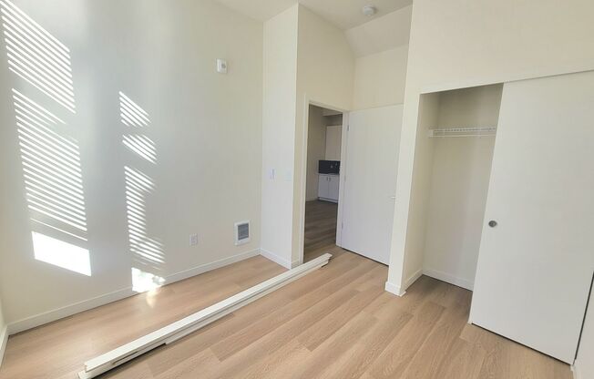 1 bed, 1 bath, $1,450, Unit 107