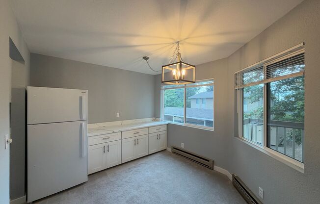 2 beds, 1.5 baths, 870 sqft, $2,295, Unit unit 202