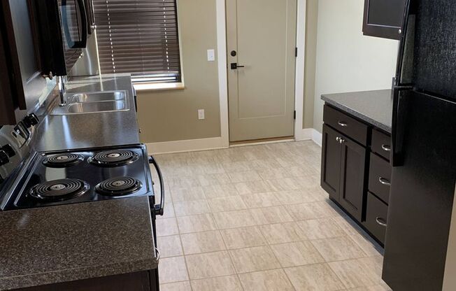 1 bed, 1 bath, 1,044 sqft, $1,250, Unit 909