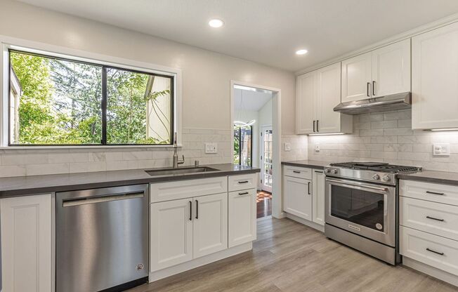 Beautiful Remodeled 3 Bedroom Townhome