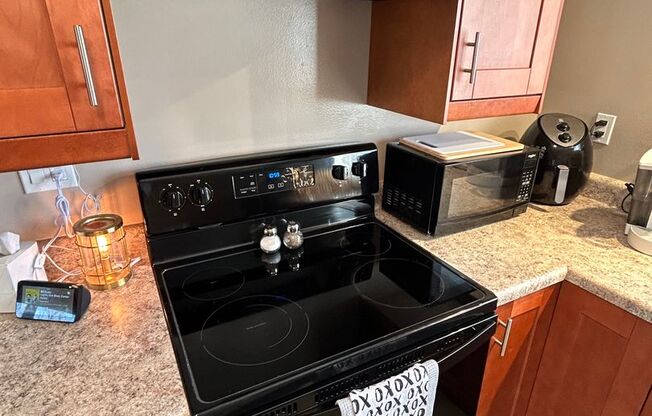 2 beds, 1.5 baths, 680 sqft, $949, Unit 8534