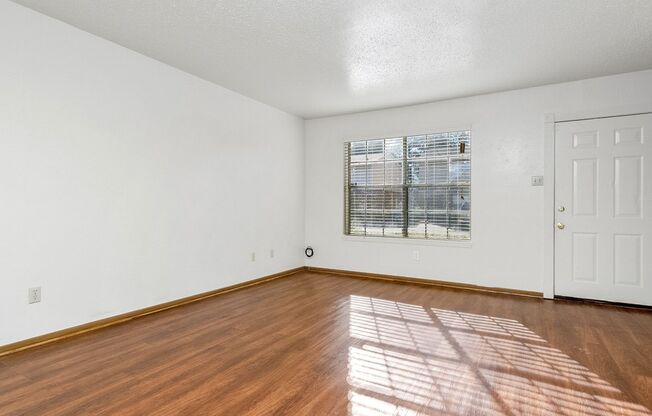 2 beds, 2.5 baths, 1,250 sqft, $850, Unit 701