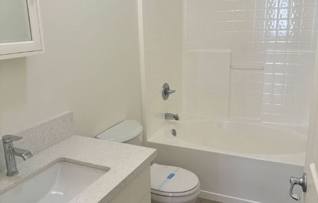 2 beds, 2 baths, 1,080 sqft, $1,950, Unit E7