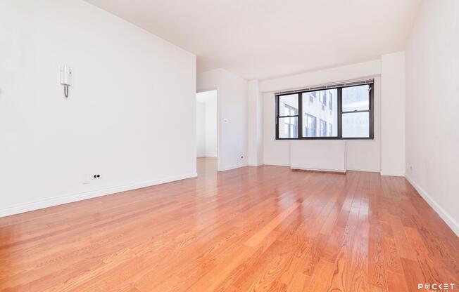 1 bed, 1 bath, 572 sqft, $4,400, Unit 21-A