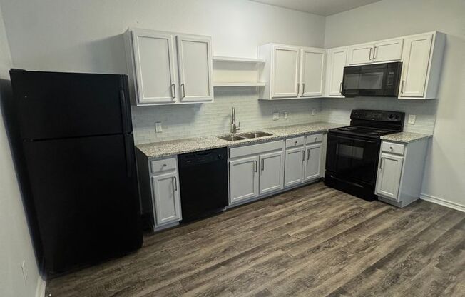 Studio, 1 bath, 573 sqft, $989, Unit 7H-221
