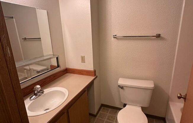 2 beds, 1.5 baths, 950 sqft, $1,600, Unit A103