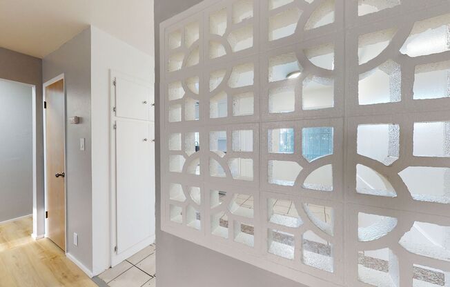 2858–2860 Brookdale Ave