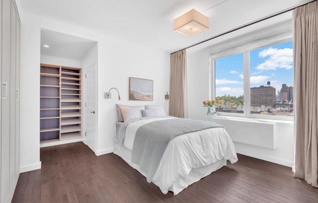 321 W 110 ST