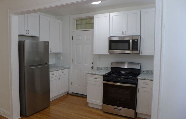 2 beds, 1 bath, $1,595, Unit 2048 Kostner - 3A