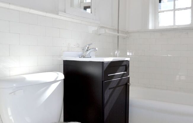 Studio, 1 bath, 500 sqft, $870, Unit 24 - 118