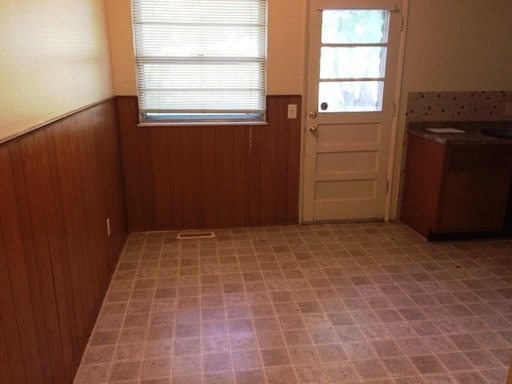 3 beds, 2 baths, $1,350