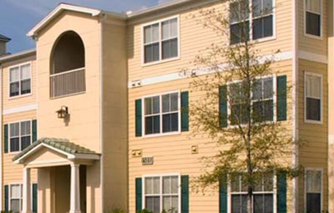 Very nice 2bed/2bath condo on 3rd floor in gated Equestrian Parc  in New Tampa!
