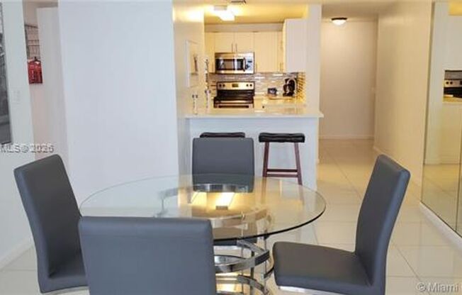 2 beds, 2 baths, $3,600, Unit # 1203