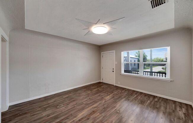 2 beds, 1 bath, $1,750