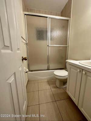 3 beds, 2 baths, 2,400 sqft, $3,200