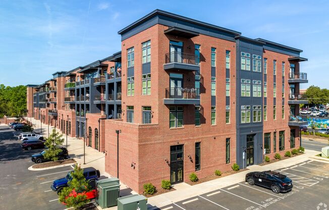 2 beds, 2 baths, 1,140 sqft, $1,673, Unit 207