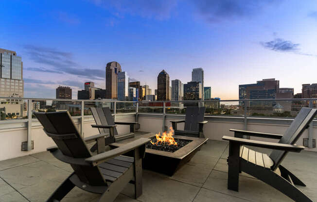 Uptown Dallas Apartments - Stella Apartments - Skyline Views