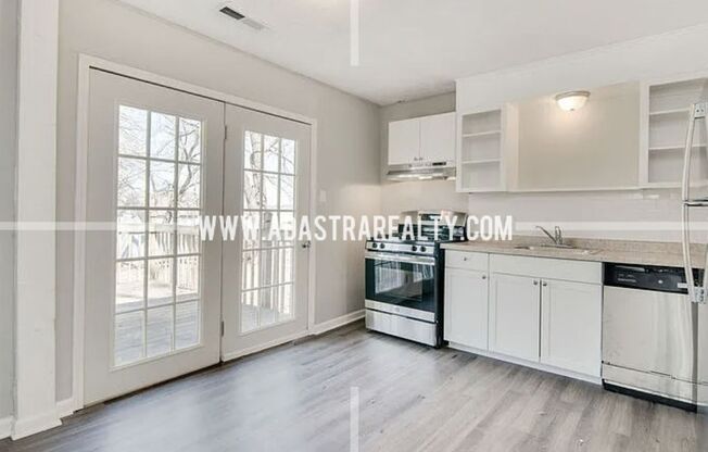 Beautiful 3 Bed/1 Bath Home in KCMO/Raytown Schools-Available in MAY!!