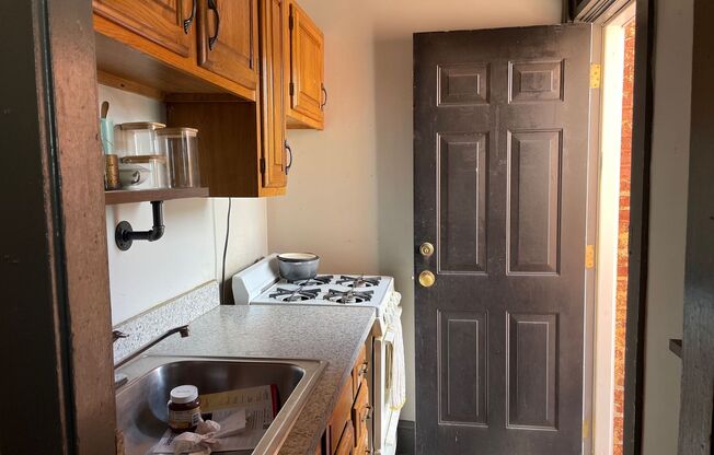 Studio, 1 bath, $875