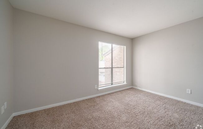 1 bed, 1 bath, 670 sqft, $860