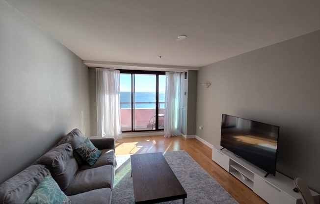 1 bed, 1 bath, 975 sqft, $2,800, Unit 9