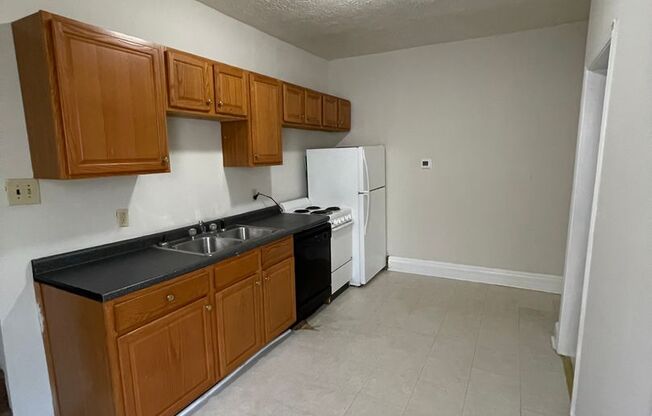 2 beds, 1 bath, $1,425