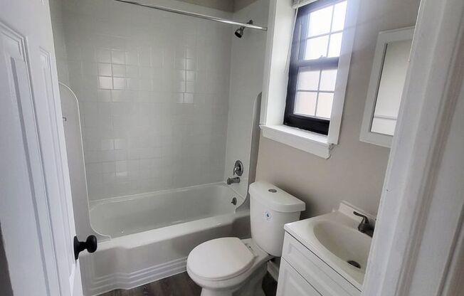 1 bed, 1 bath, 650 sqft, $1,175, Unit 06-3245