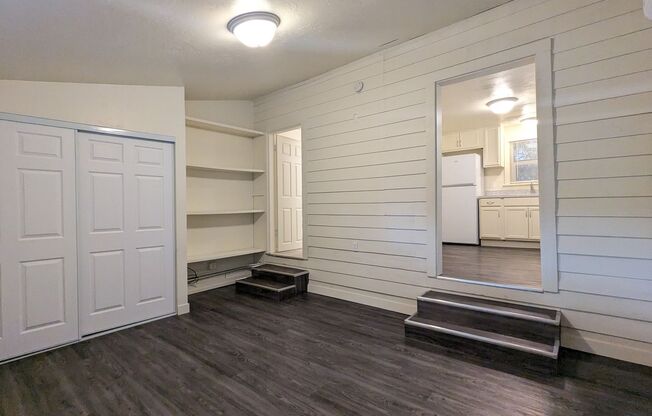 Studio, 1 bath, $995, Unit UNIT B